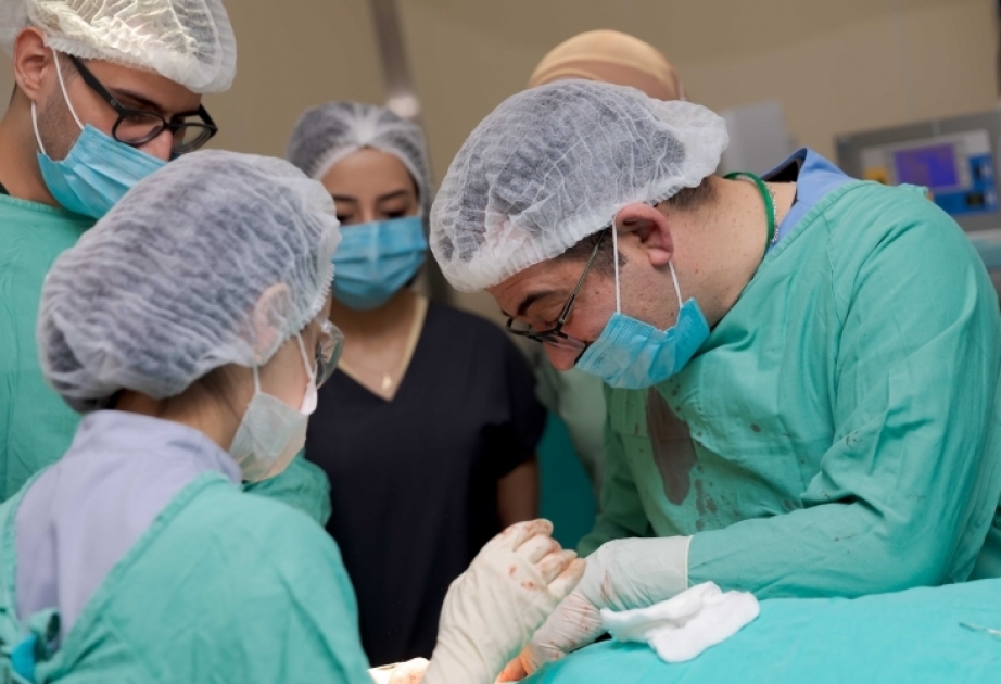 Dilində bədxassəli şiş aşkar edilən pasiyent Tədris Cərrahiyyə Klinikasında uğurla əməliyyat olunub