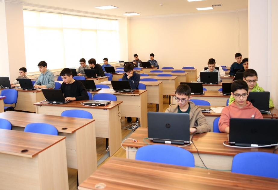 La Escuela Superior de Petróleo de Bakú de SOCAR acoge la Olimpiada Republicana de Informática