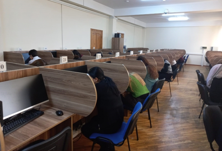DİM-də informatika fənni üzrə hazırlıq kursunun dinləyiciləri üçün imtahan keçirilib