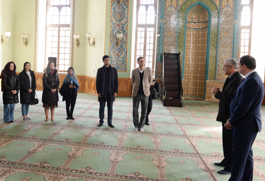 Multikulturalizm Qış Məktəbinin iştirakçıları Azərbaycandakı dini tolerantlıq barədə məlumatlandırılıb