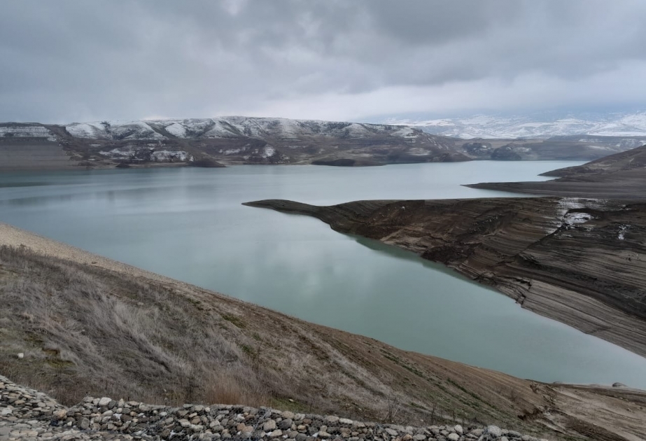 Почему понизился уровень воды в Тахтакерпюнском водохранилище?