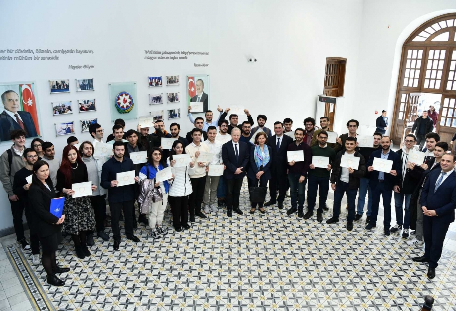 UFAZ-ın ilk magistr məzunlarına Strasburq Universitetinin diplomları verilib