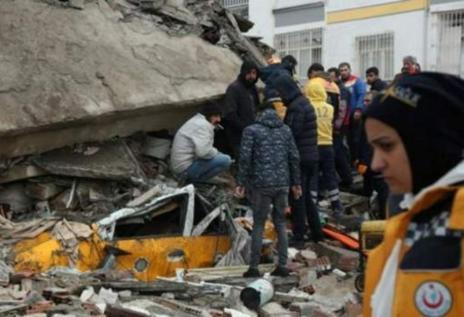 Türkiyədəki xarici tələbələr zəlzələdən zərər çəkənlərə yardım üçün səfərbər olublar