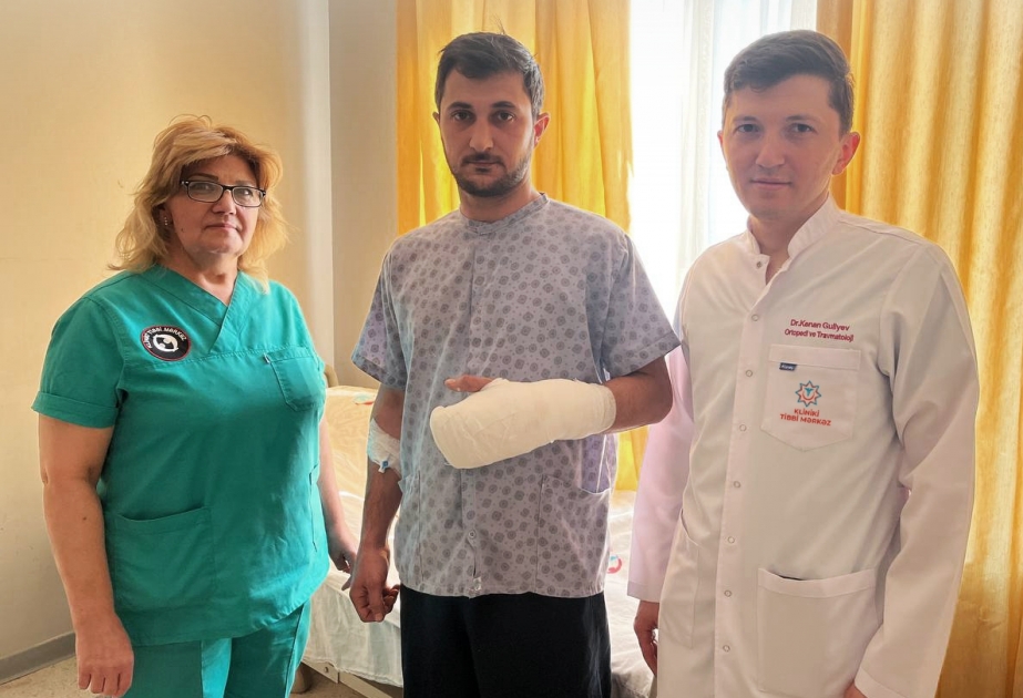 Kliniki Tibbi Mərkəzdə ilk dəfə sinirlərin bərpası mikrocərrahi əməliyyatı icra olunub