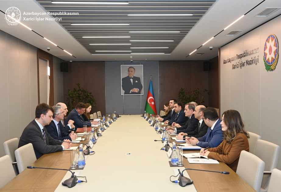 El Canciller de Azerbaiyán se reúne con el Subsecretario de Estado parlamentario del Reino Unido