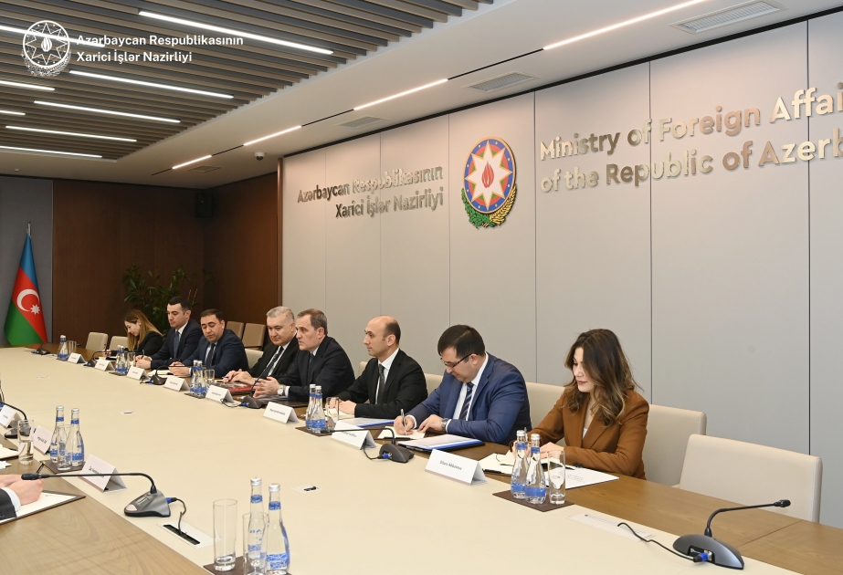 Cancillería de Azerbaiyán: ”Nuestro país intercambia comentarios sobre el texto del acuerdo de paz con Armenia”