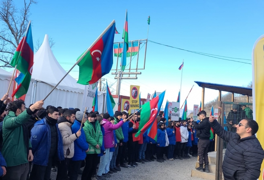 Los Activistas medioambientales en la Carretera Lachin-Khanakandi hacen un llamamiento a la comunidad mundial