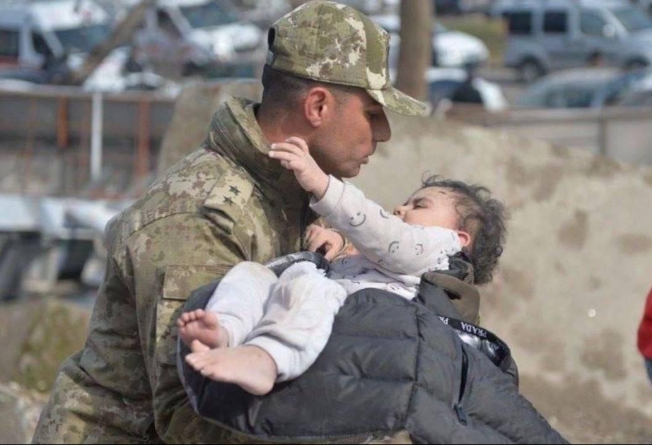 Türkiyədə baş verən zəlzələdə 100 hərbçi həlak olub