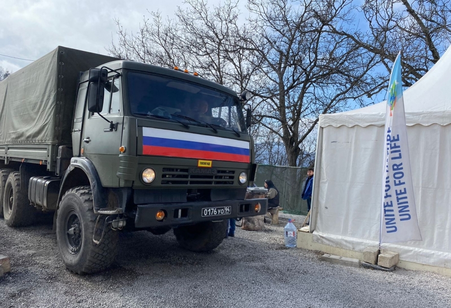 60 Fahrzeuge des russischen Friedenskontingents passieren Latschin Straße ungehindert