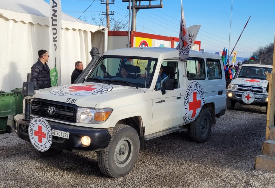 BQXK-yə aid altı avtomobil aksiya ərazisindən keçərək Laçın istiqamətinə gedib