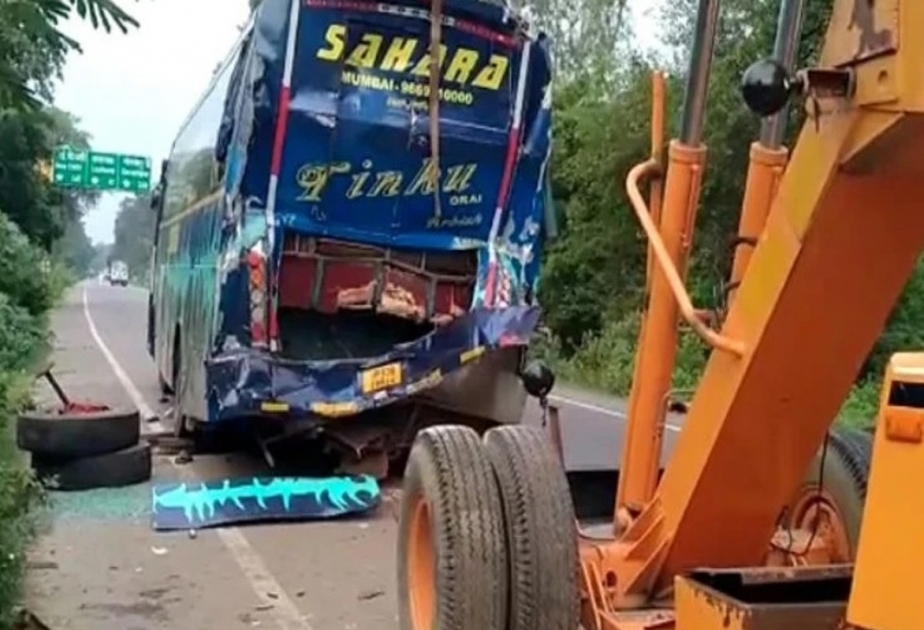 Hindistanda avtomobil qəzasında 11 nəfər ölüb