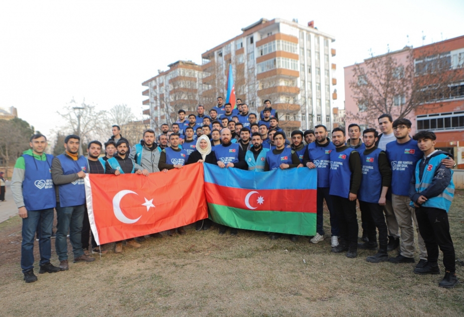Bilal Ərdoğan Azərbaycan könüllülərinin fəaliyyəti ilə tanış olub