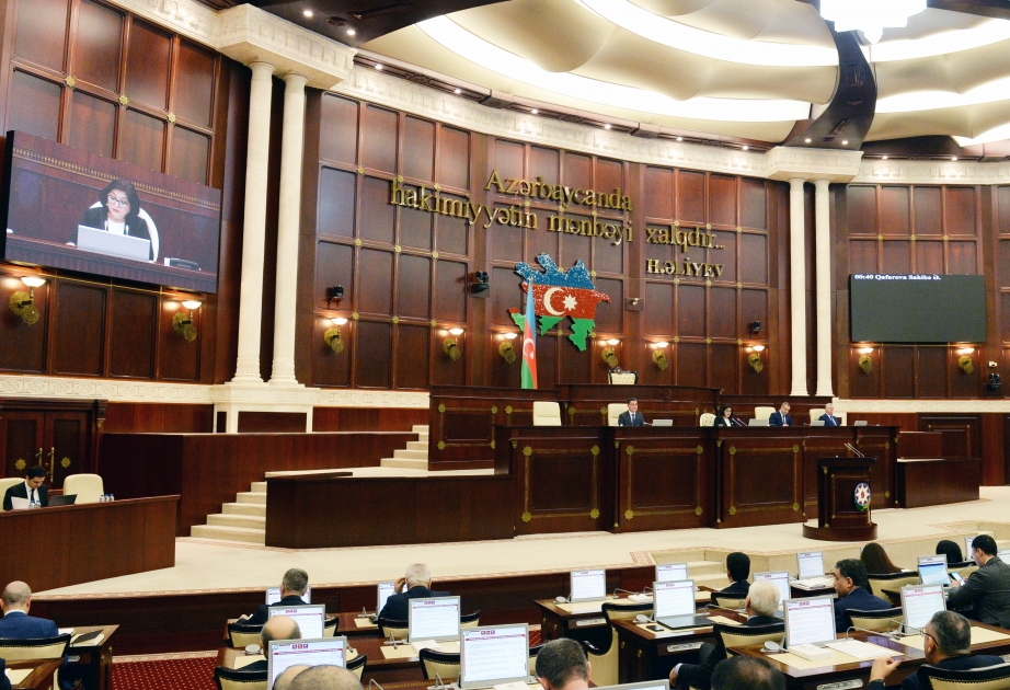 Parlamentdə 27 məsələ müzakirə olunur