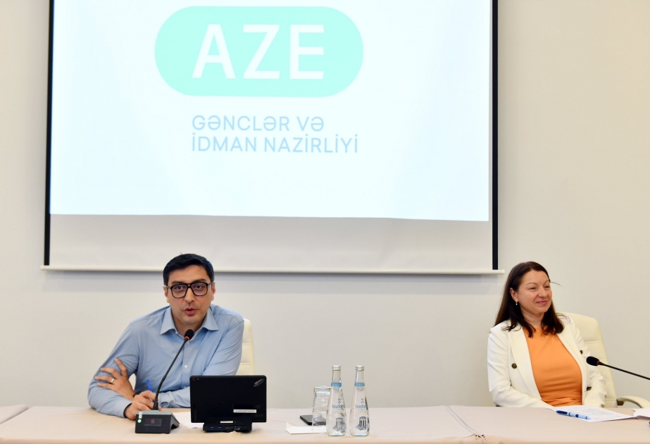 Gənclər və idman naziri beynəlxalq turnirlərdə Azərbaycanı uğurla təmsil etmiş idmançılarla görüşüb