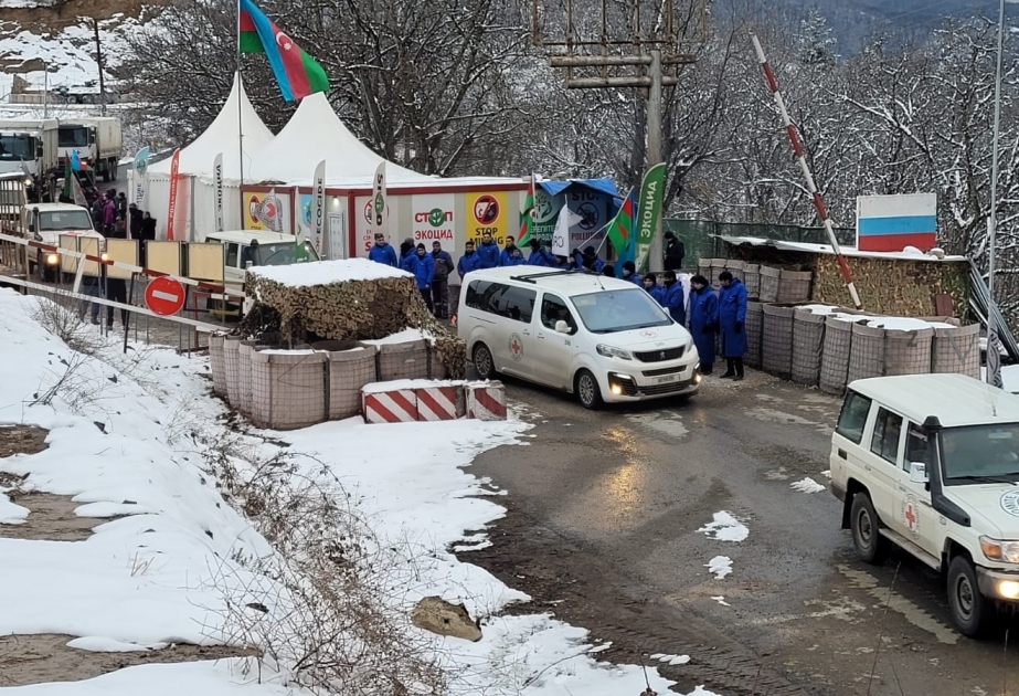 Автомобили МККК проехали в Лачин через территорию акции и вернулись в Ханкенди