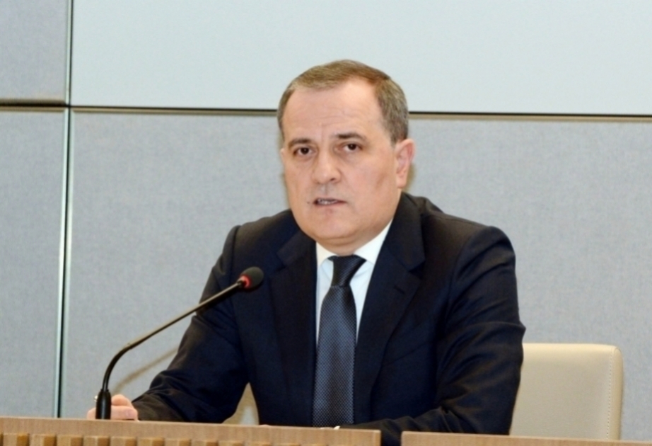 Außenminister Bayramov trifft sich mit dem Leiter der IKRK-Vertretung in Aserbaidschan