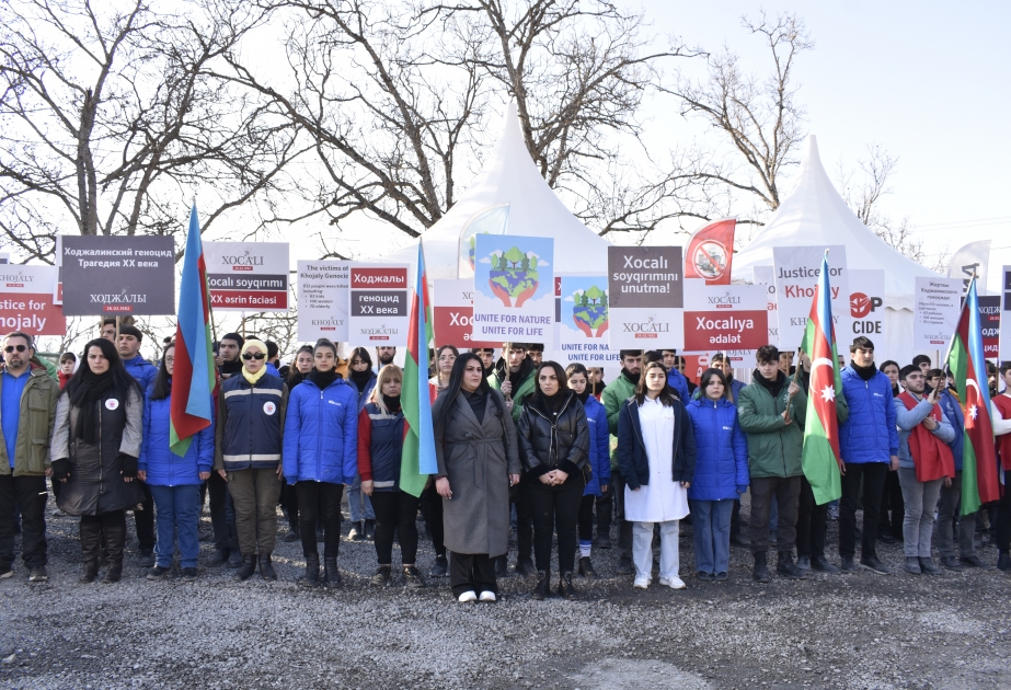 Laçın-Xankəndi yolu: Aksiya iştirakçıları Xocalı qurbanlarının xatirəsini anıblar