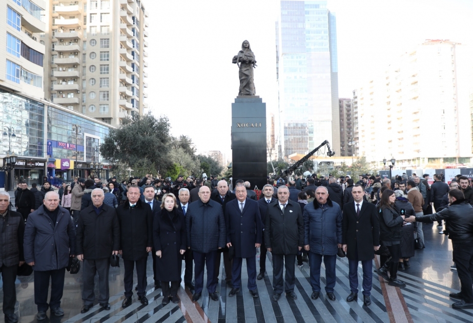 Azərbaycan Ağsaqqallar Şurasının kollektivi Xocalı soyqırımı abidəsini ziyarət edib