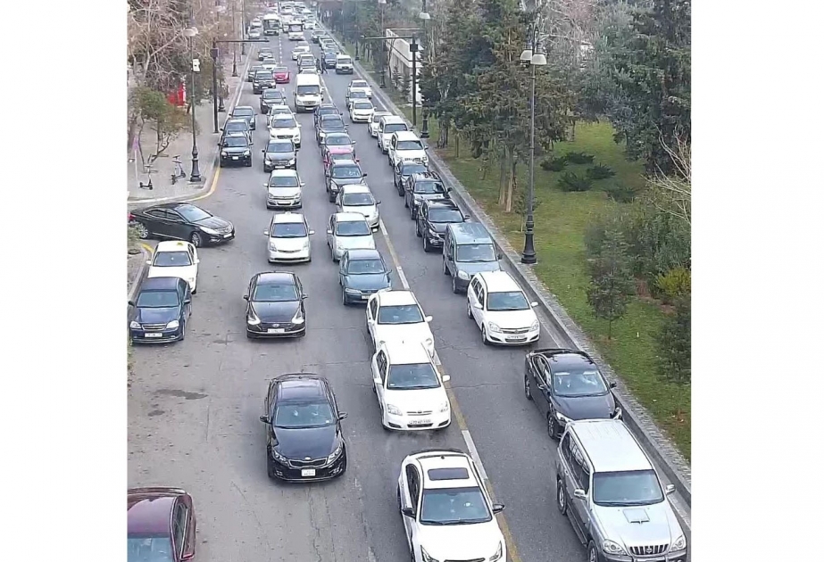Bakıda hazırda sıxlıq müşahidə edilən yollar -  SİYAHI