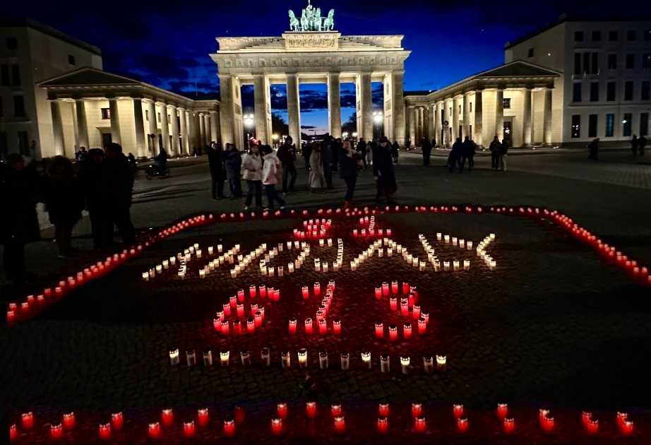 Azerbaijani community organize flash mob on Khojaly Genocide in Berlin
