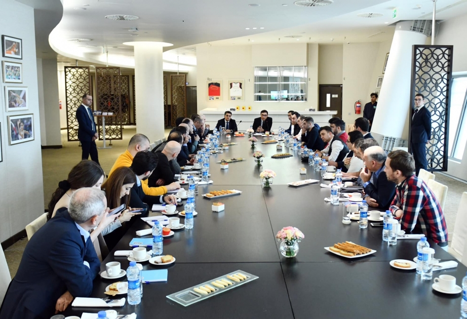 Gənclər və idman naziri media nümayəndələri ilə görüşüb