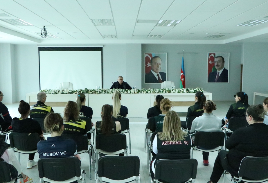 Qadın voleybolçulardan ibarət Azərbaycan millisinin hazırlıq prosesinə dair toplantı keçirilib