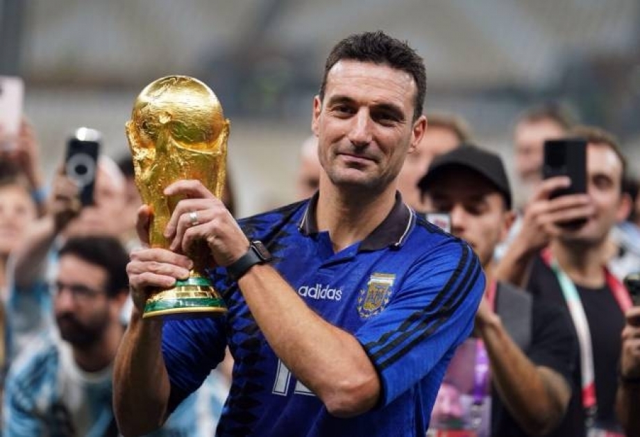 Наставник сборной Аргентины Лионель Скалони стал лучшим тренером года по версии ФИФА