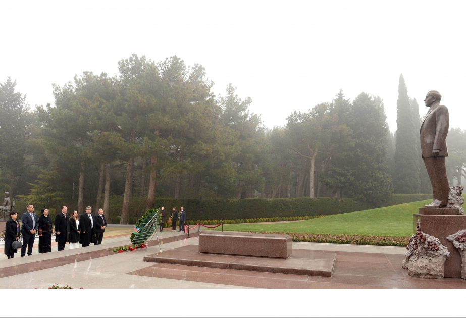 Mexican parliamentarians pay respect to national leader Heydar Aliyev and Azerbaijani martyrs