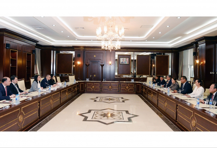 
Aserbaidschanische und mexikanische Parlamente erörtern Zusammenarbeit