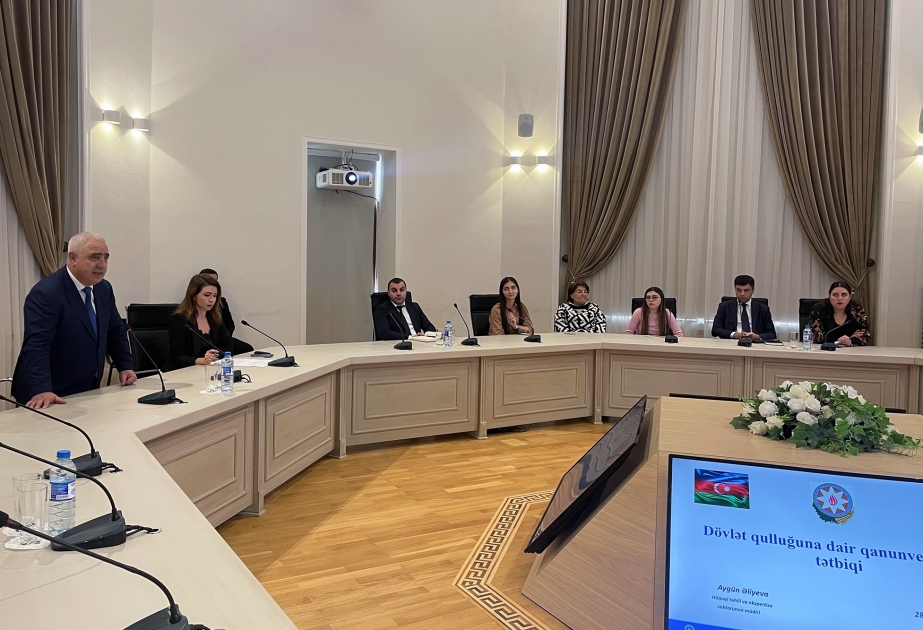 Dövlət qulluğunda qanunvericiliyin tətbiqi mövzusunda təlim keçirilib