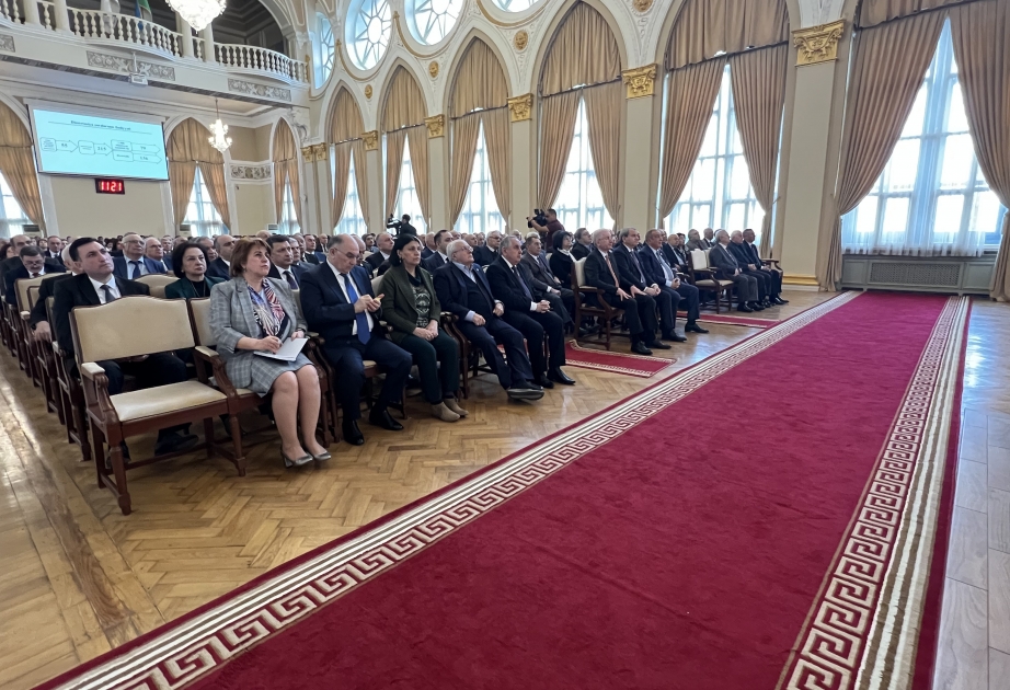 Dissertasiya şuralarının fəaliyyətinin nəticələrinə dair müzakirələr aparılıb