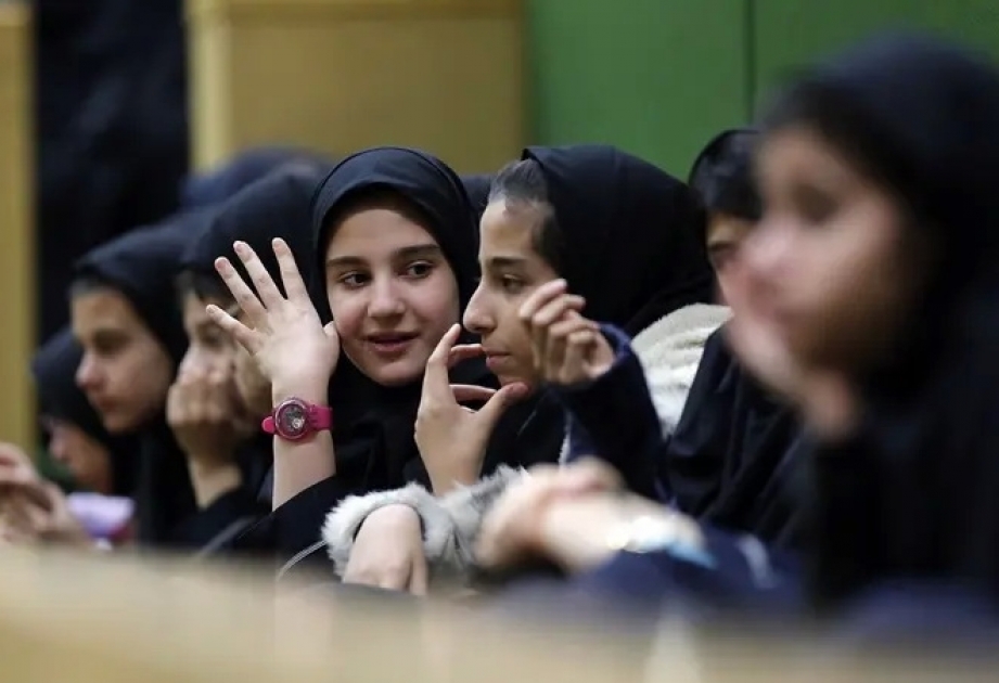 İranda tələbə qızların müəmmalı zəhərlənməsi halları davam edir