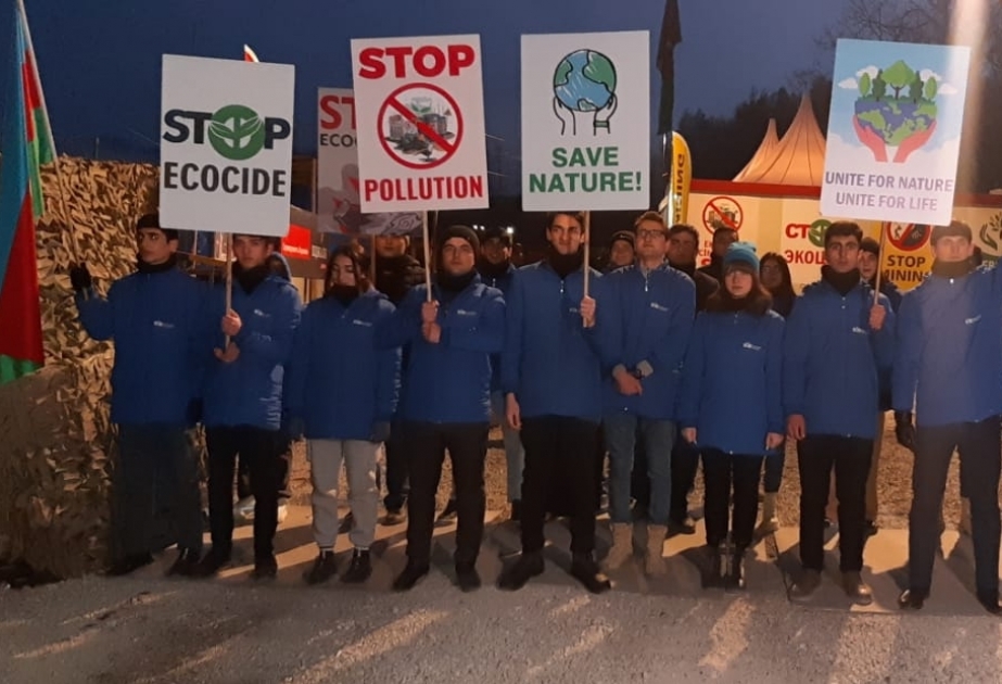 Laçın-Xankəndi yolu: Aksiya gecə saatlarında da ruh yüksəkliyi ilə davam edir