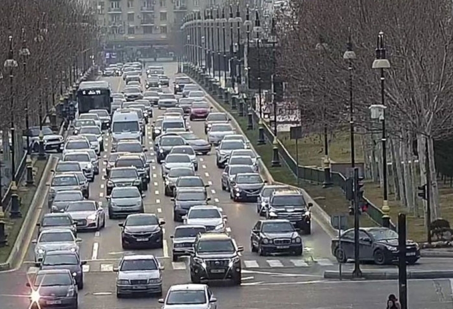 Bakıda hazırda sıxlıq müşahidə edilən yollar -  SİYAHI