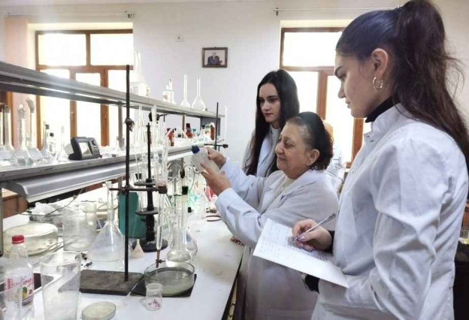 BDU-nun tələbələri Kataliz və Qeyri-üzvi Kimya İnstitutunda təcrübə keçirlər