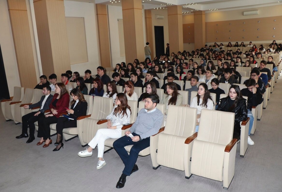 “StartUp School” layihəsi tələbələrə təqdim olunub