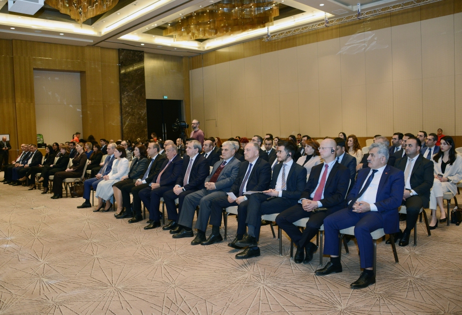 "Qızların təhsilinə dəstək" mövzusunda konfrans keçirilib
