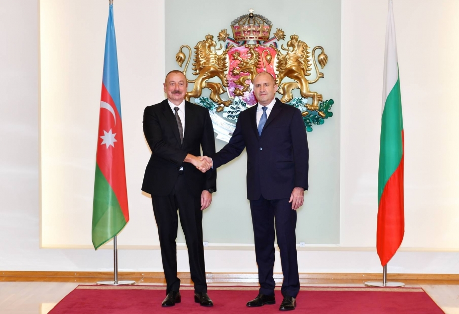 Presidente de Azerbaiyán felicita a su homólogo búlgaro por la fiesta nacional de Bulgaria
