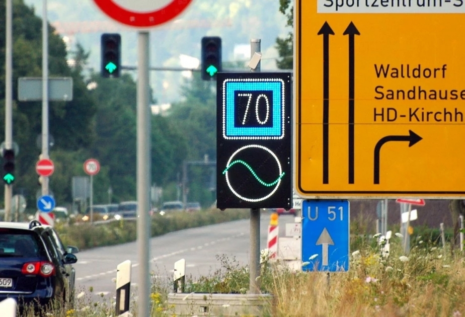 Almaniyanın avtomobil yollarında çoxdan unudulmuş yol nişanları peyda olub