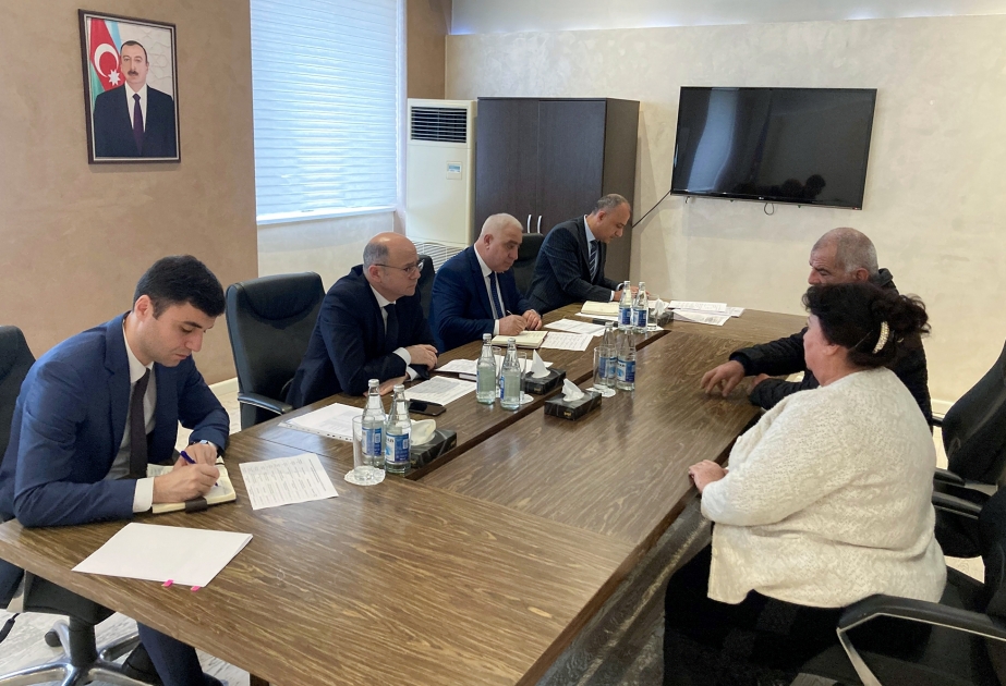 Energetika naziri Şəmkirdə vətəndaşları qəbul edib