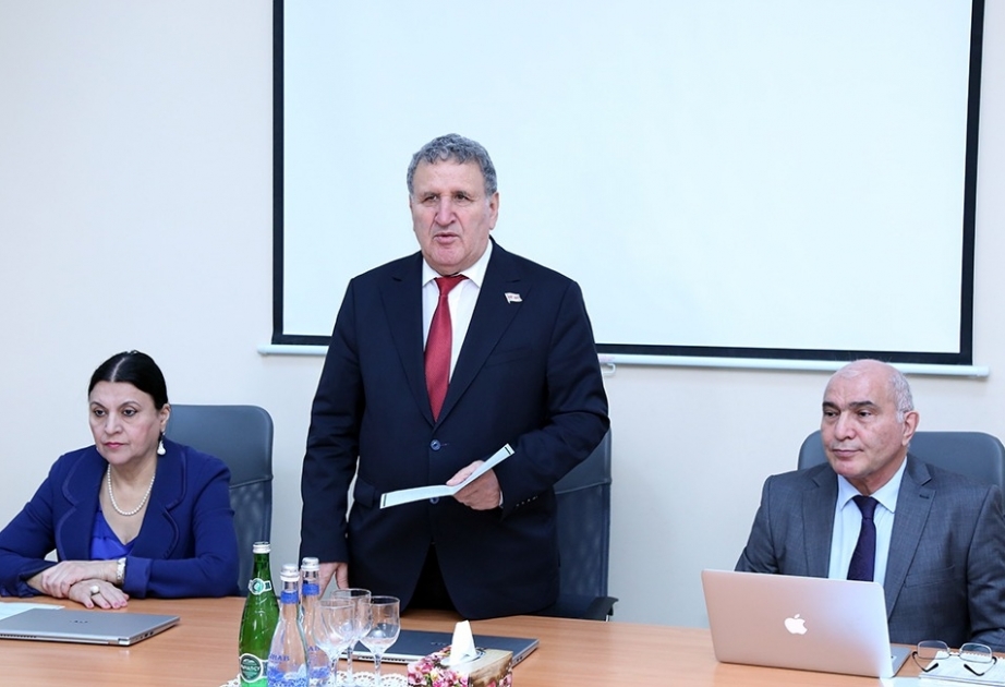 AMEA-da “Heydər Əliyev İli” çərçivəsində elmi konfrans keçirilib