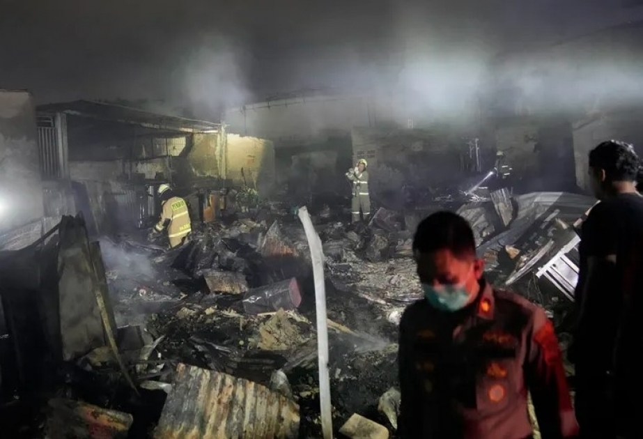 Un incendio en un depósito de petróleo indonesio causa 17 muertos