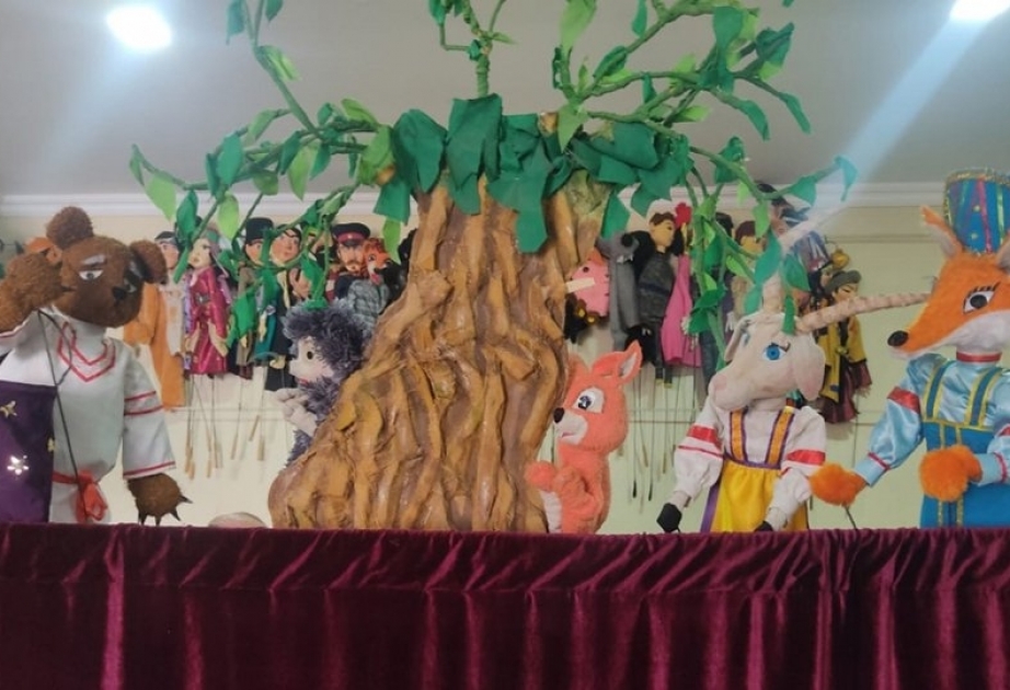 Qax teatrı uşaqlar üçün əyləncəli proqram hazırlayıb