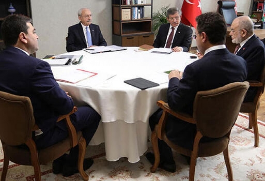 Türkiyədə beş müxalif partiya sədrinin görüşü keçirilib