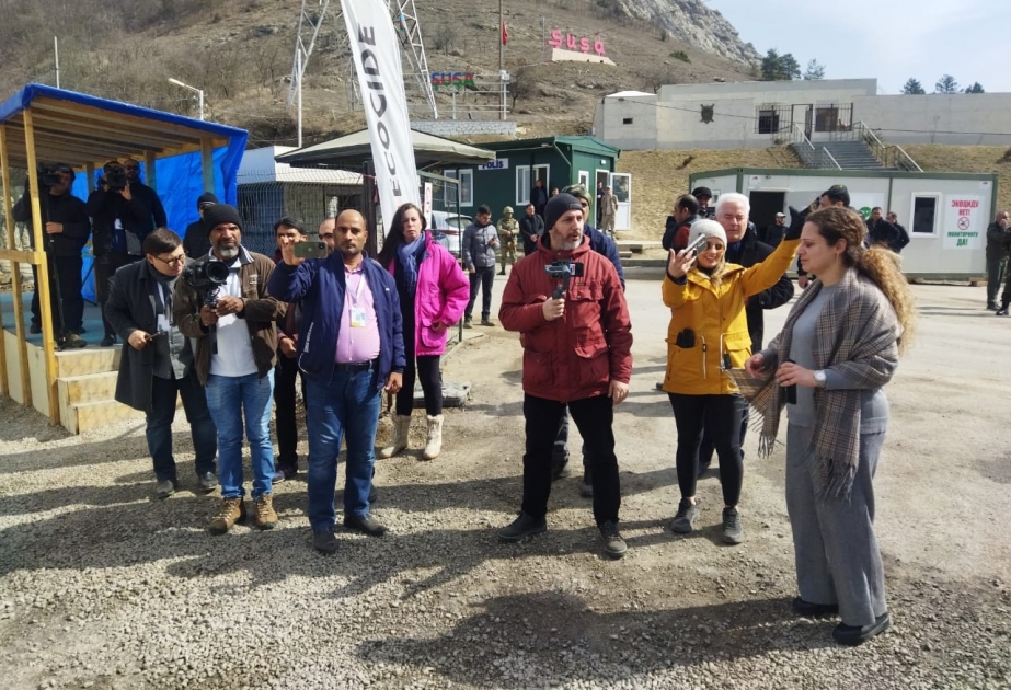Xarici media nümayəndələri Laçın-Xankəndi yolundakı aksiyanı işıqlandırmaq üçün əraziyə gəliblər
