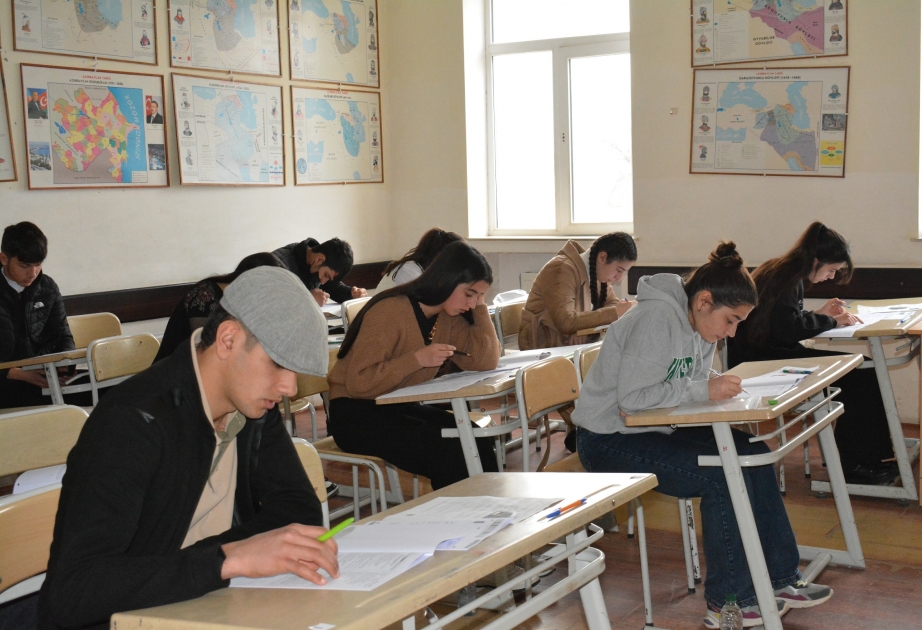Xaçmaz, Siyəzən və Xızı rayonlarından 2432 şagird buraxılış imtahanlarında biliyini sınayıb