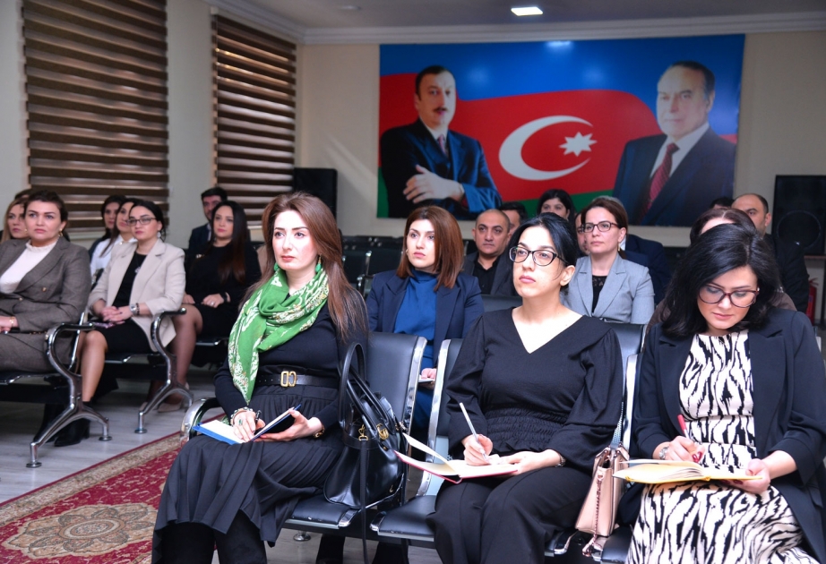 Məktəb direktorları üçün təlimlər başa çatıb
