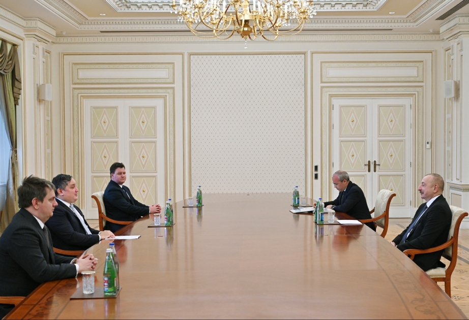Le président de la République reçoit le ministre hongrois du Développement économique  MIS A JOUR VIDEO