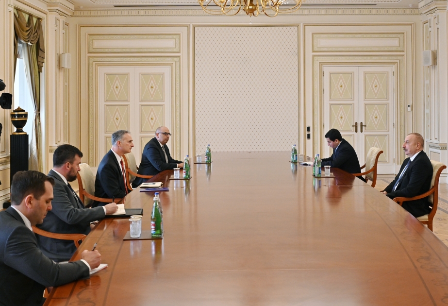 Präsident Ilham Aliyev empfängt US-Chefberater für Verhandlungen über Kaukasusregion VIDEO
