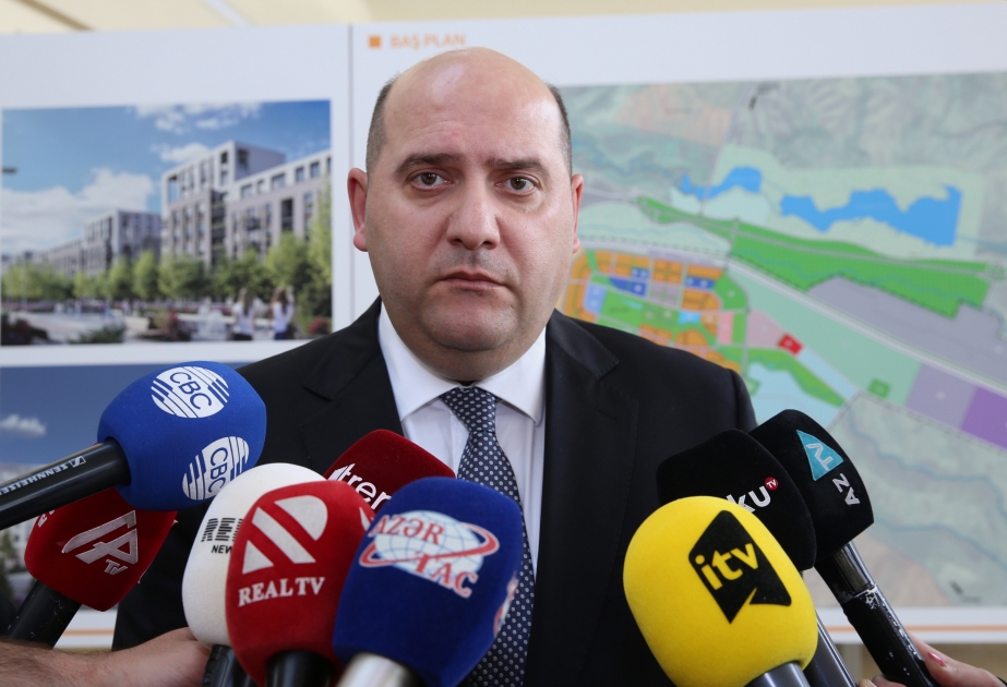 Emin Hüseynov: İşğaldan azad edilən ərazilərdə ilk növbədə yolların və kommunikasiya xətlərinin bərpasına üstünlük verilir